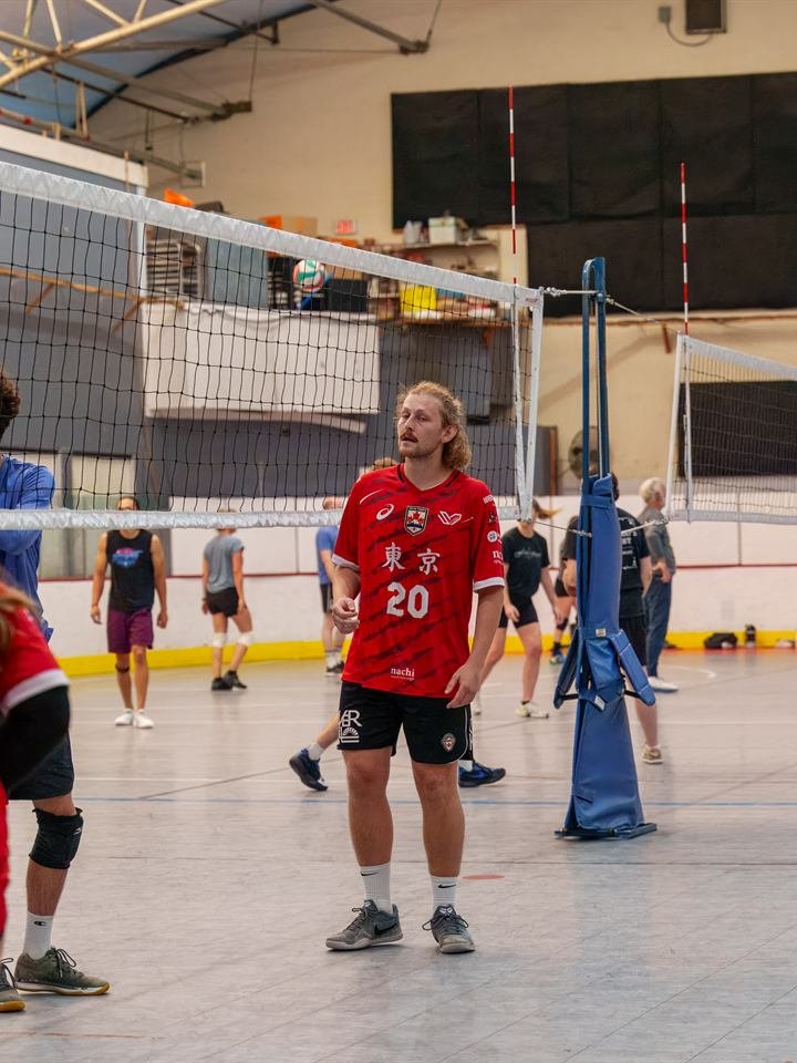 André van Zyl at the net